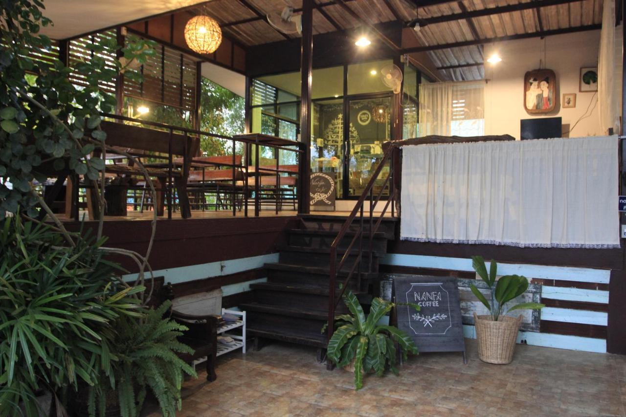 น่านฟ้าชลธีรีสอร์ท Nanfachonlathi Resort Extérieur photo