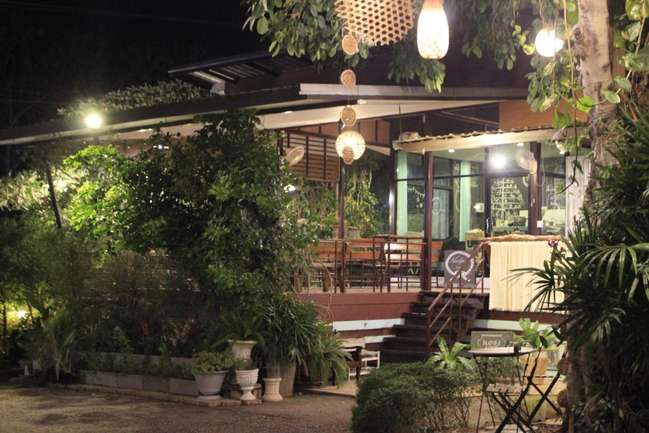 น่านฟ้าชลธีรีสอร์ท Nanfachonlathi Resort Extérieur photo