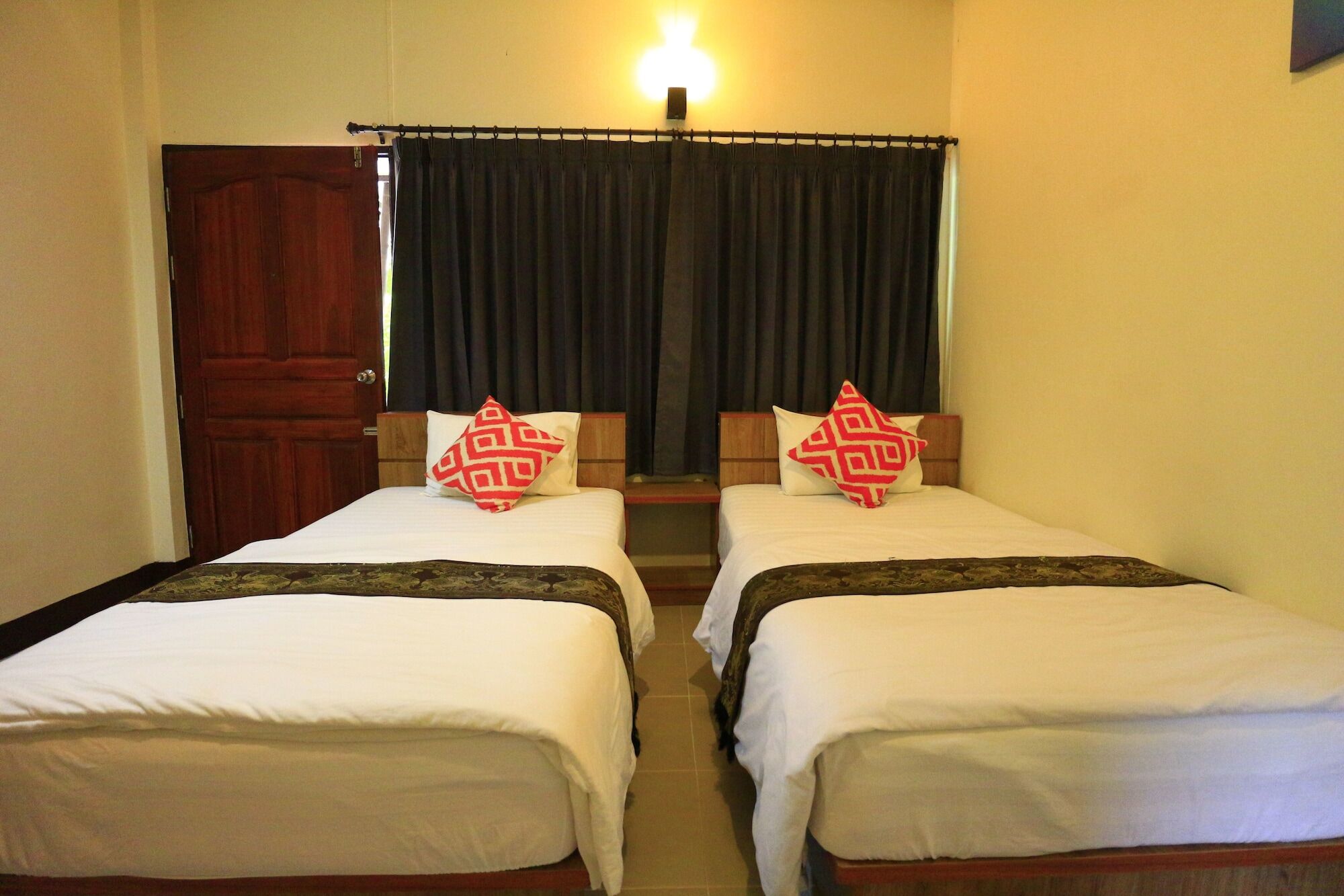 น่านฟ้าชลธีรีสอร์ท Nanfachonlathi Resort Extérieur photo